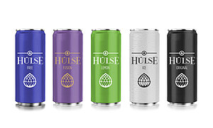 Aufnahme der fünf farbigen Hülse Sleek Dosen (blau für Hülse Free, violett für Hülse Fusion, grün für Hülse Lemon, weiss für Hülse Ice und schwarz für Hülse Original)