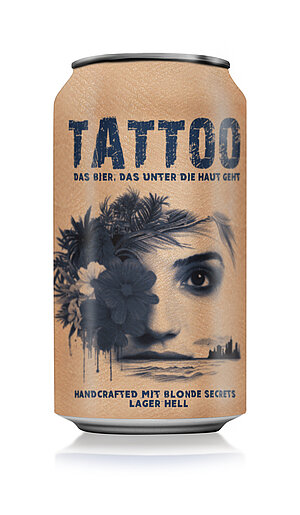 Braune Dose des Tattoo India Pale Ale mit blauem Aufdruck, ähnlich eines Tattoos eines Frauengesichtes mit dekorativen Blumen